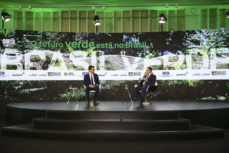 O ministro do Meio Ambiente, Joaquim Leite, e o vice-presidente da República, Hamilton Mourão, participam de debate promovido pelo governo brasileiro na 26ª Conferência das Nações Unidas sobre Mudança do Clima (COP26).