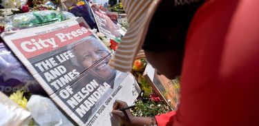 Homenagens a Nelson Mandela depois da morte do líder sul-africano