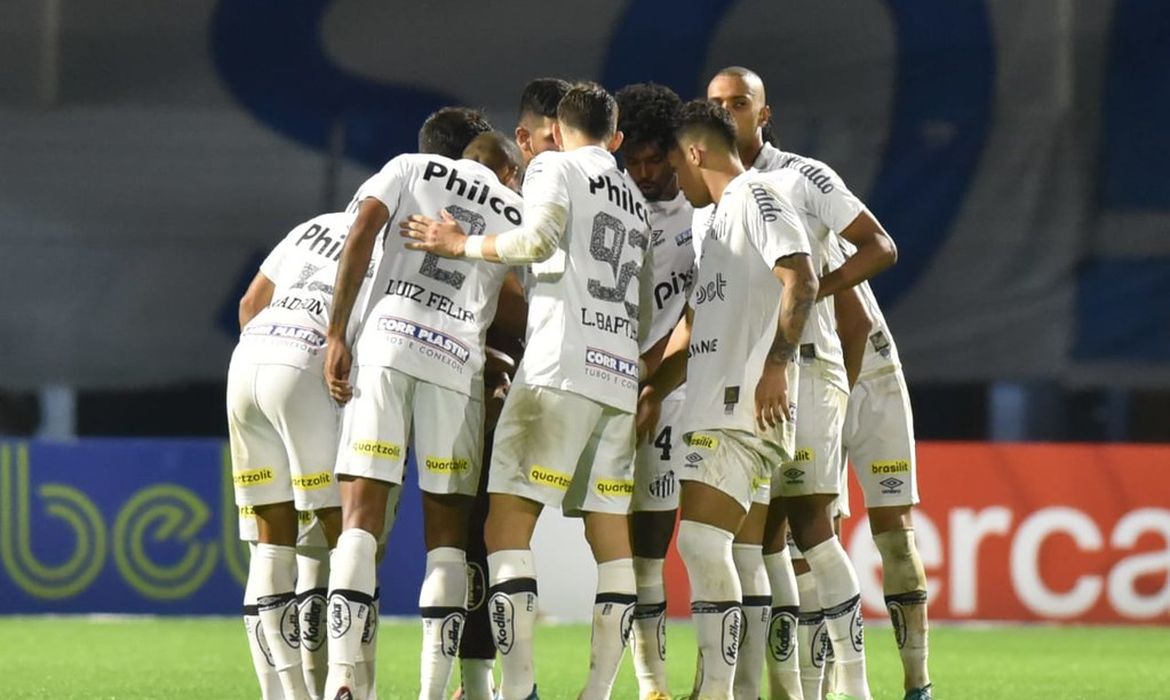 Santos comemora vitória sobre Avaí pelo Brasileiro - em 16/07/2022
