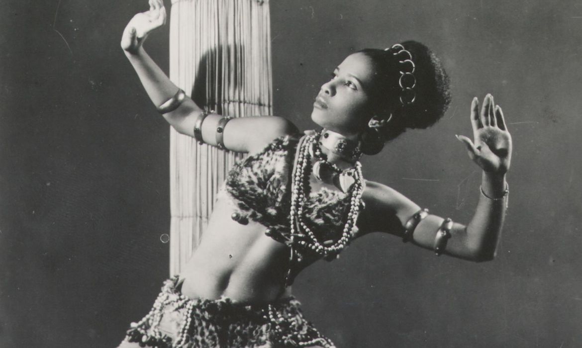 Mercedes Baptista é apontada como criadora da dança afrobrasileira