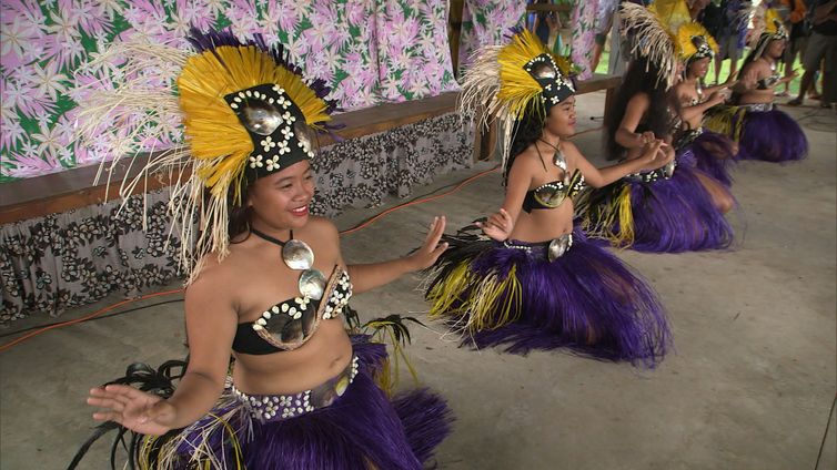 Maneuneu apresenta o seu grupo de dança tradicional nas Ilhas Cook