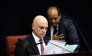 Brasília (DF), 11/09/2025 - O ministro Alexandre de Moraes durante sessão na Primeira Turma do Supremo Tribunal Federal (STF), que realiza o quinto dia de julgamento dos réus do Núcleo 1 da trama golpista, formado pelo ex-presidente Jair Bolsonaro e mais sete aliados. Foto: Marcelo Camargo/Agência Brasil