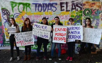 São Paulo - Manifestação de mulheres contra o machismo e a cultura do estupro na Avenida Paulista, região central da cidade (Rovena Rosa/Agência Brasil)