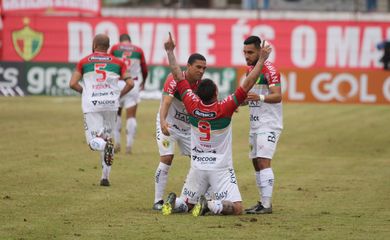 Brusque vence Ponte Preta na série B do Brasileiro: 2 a 1