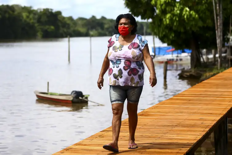 Ana Maria Lobato, moradora da comunidade São Sebastião.