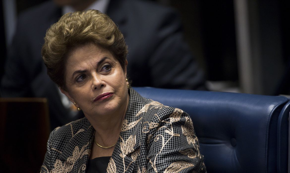 Brasília - A presidenta afastada, Dilma Rousseff, faz sua defesa durante sessão de julgamento do impeachment no Senado  (Marcelo Camargo/Agência Brasil)