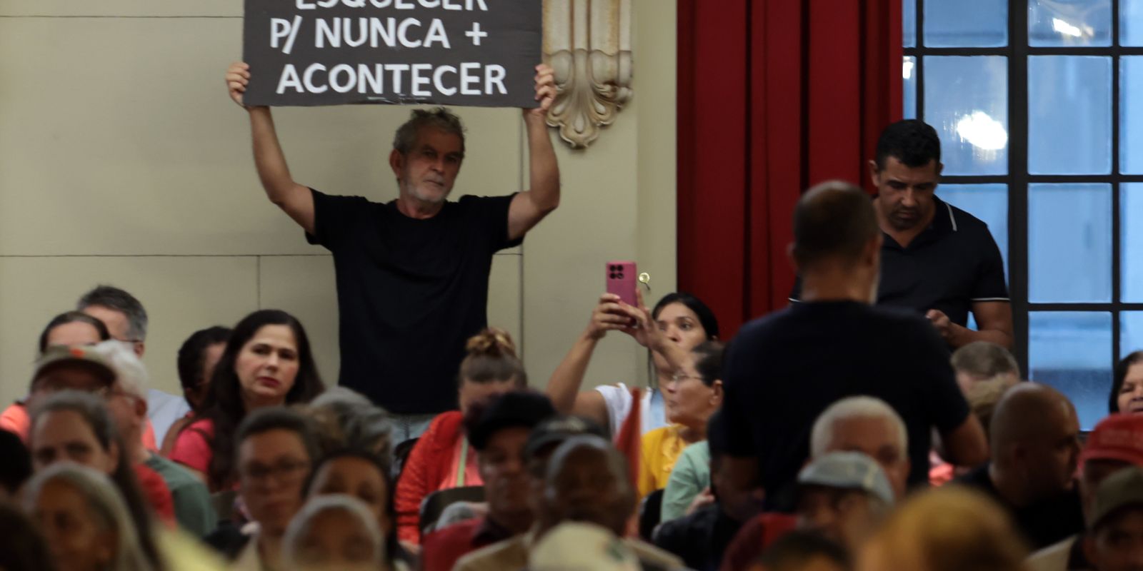 EM SP o Ato Pela Democracia celebra vitória sobre a tentativa de golpe