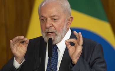 Brasília (DF), 25/10/2023 - O presidente Luiz Inácio Lula da Silva participa de cerimônia de instalação do Conselho da Federação e dá posse aos seus membros, no Palácio do Planalto. Foto: Marcelo Camargo/Agência Brasil