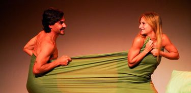 Peça O Dia Seguinte, com Bruna Griphao e André Conçalvez