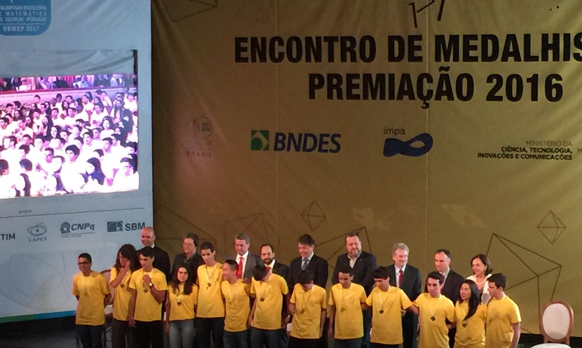 Entrega de medalhas da 12ª Olimpíada Brasileira de Matemática das Escolas Públicas (OBMEP), no Theatro Municipal do Rio de Janeiro