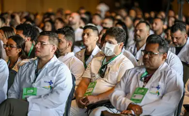 Brasília (DF), 17/03/2025 - Novos médicos durante anúncio do ministro da Saúde Alexandre Padilha sobre a expansão do programa mais médicos com a oferta de novas vagas no primeiro edital de 2025.
Foto: Marcelo Camargo/Agência Brasil