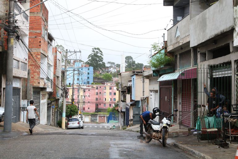 São Paulo (SP), 16/02/2024 - Rua de casas originalmente construidas pela Companhia Metropolitada de Habitação - CoHab, na Cidade Tiradentes, zona leste. Foto: Rovena Rosa/Agência Brasil