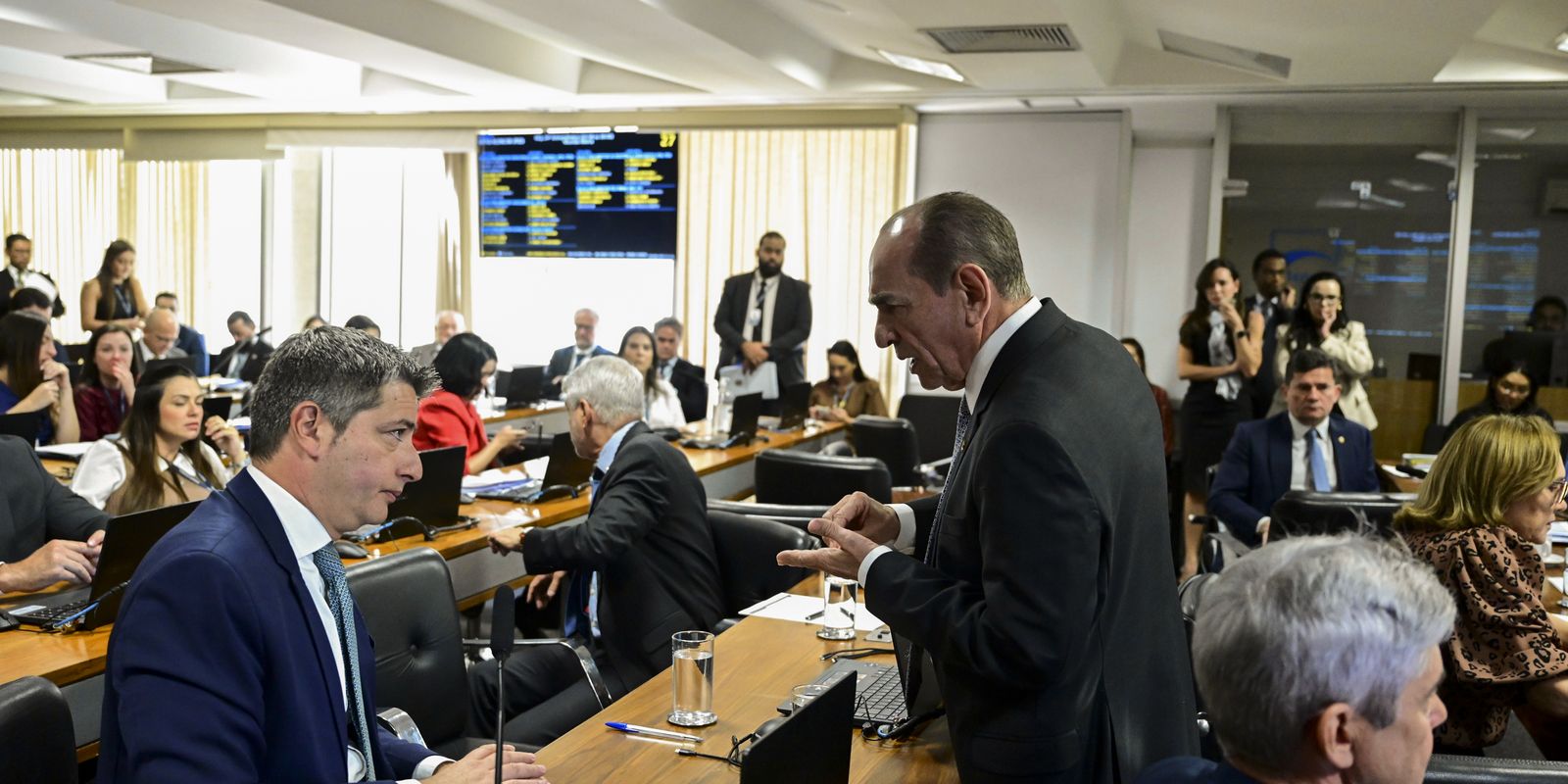 CCJ do Senado aprova novo código eleitoral com 900 artigos