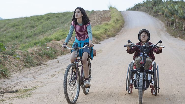 Sobre rodas: road movie infantojuvenil tem fotografia poética e lição de amor
