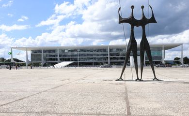 Brasília, (DF) -  Projeto de recuperação da Praça dos Três Poderes. Foto Valter Campanato/Agência Brasil.