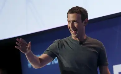 Mark Zuckerberg, founder of Facebook, arrives for a keynote speech during the Mobile World Congress in Barcelona, Spain February 22, 2016. REUTERS/Albert Gea