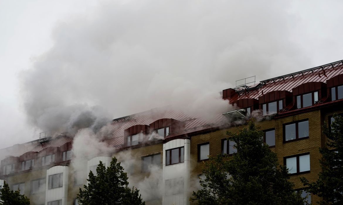 Explosion hits building in Sweden's Gothenburg