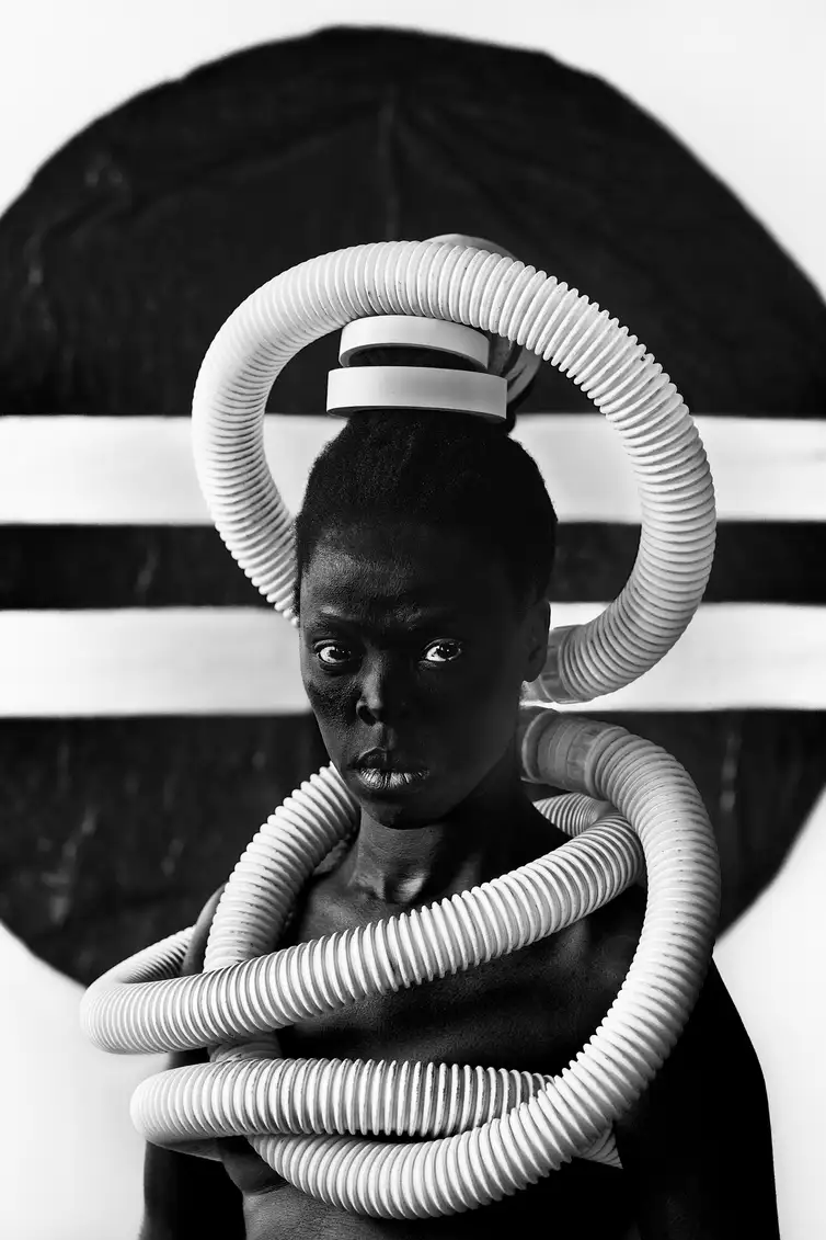 São Paulo- 21/02/2025 -  Exposição da Zanele Muholi, artista e ativista da África do Sul, que se identifica como uma pessoa não binária e é um dos nomes mais aclamados da fotografia atual. Fotos Zanele Muholi