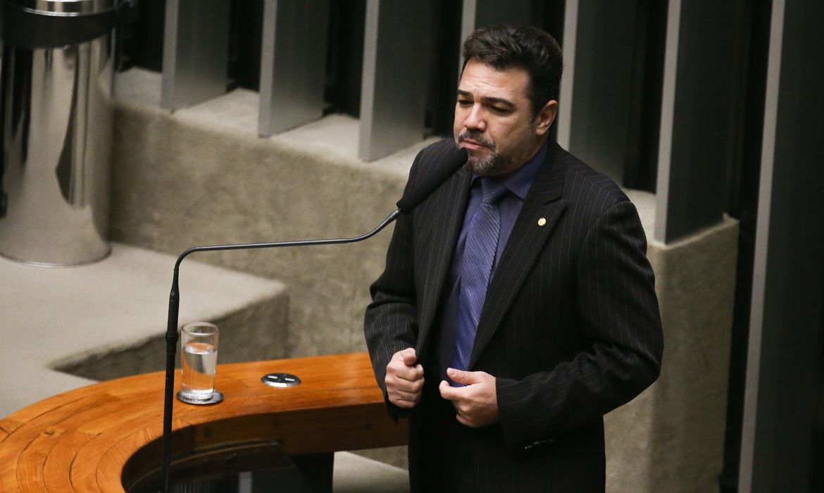 Brasília - Deputado Marco Feliciano durante discussão da autorização ou não da abertura do processo de impeachment da presidenta Dilma Rousseff, no plenário da Câmara (Fabio Rodrigues Pozzebom/Agência Brasil)