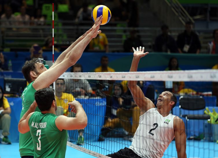 Com 2,46 m, destaque do vôlei sentado do Irã deixou a vida de ermitão pelo  esporte - Olimpíada no Rio