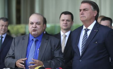 O governador reeleito do Distrito Federal, Ibaneis Rocha, declarou hoje (5) apoio à candidatura à reeleição de Jair Bolsonaro (PL) para a Presidência. Os dois se reuniram na manhã desta quarta-feira no Palácio da Alvorada, em Brasília.