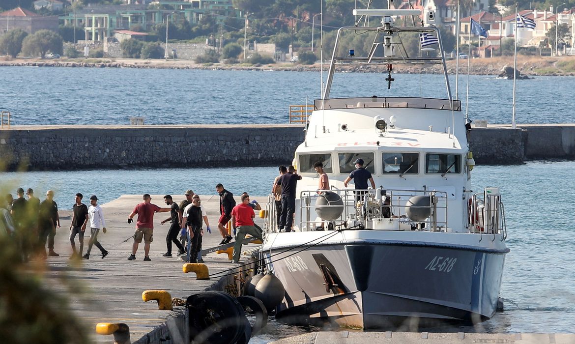 Four migrants drowned following shipwreck off the island of Lesbos
