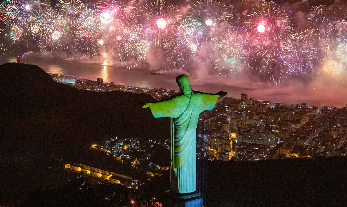 Festa em Copacabana reuniu 2,9 milhões de pessoas, diz Riotur