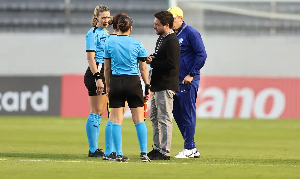 Técnico Arthur Elias - seleção brasileira feminina de futebol -  arbitragem - Copa América Feminina 2025 - Brasil 6 x 0 Bolívia - em 16/07/2025