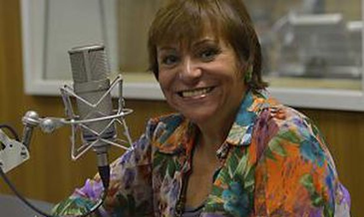 No dia 14 de setembro de 1981, nascia o Viva Maria. Junto com o programa estreava também, como apresentadora, a jornalista e radialista Mara Régia