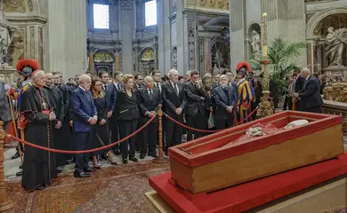 Vaticano, 25/04/2025 - Presidente da República, Luiz Inácio Lula da Silva, durante Velório de Sua Santidade o Papa Francisco. Altar da Confissão, Basílica de São Pedro. Foto: Ricardo Stuckert/PR