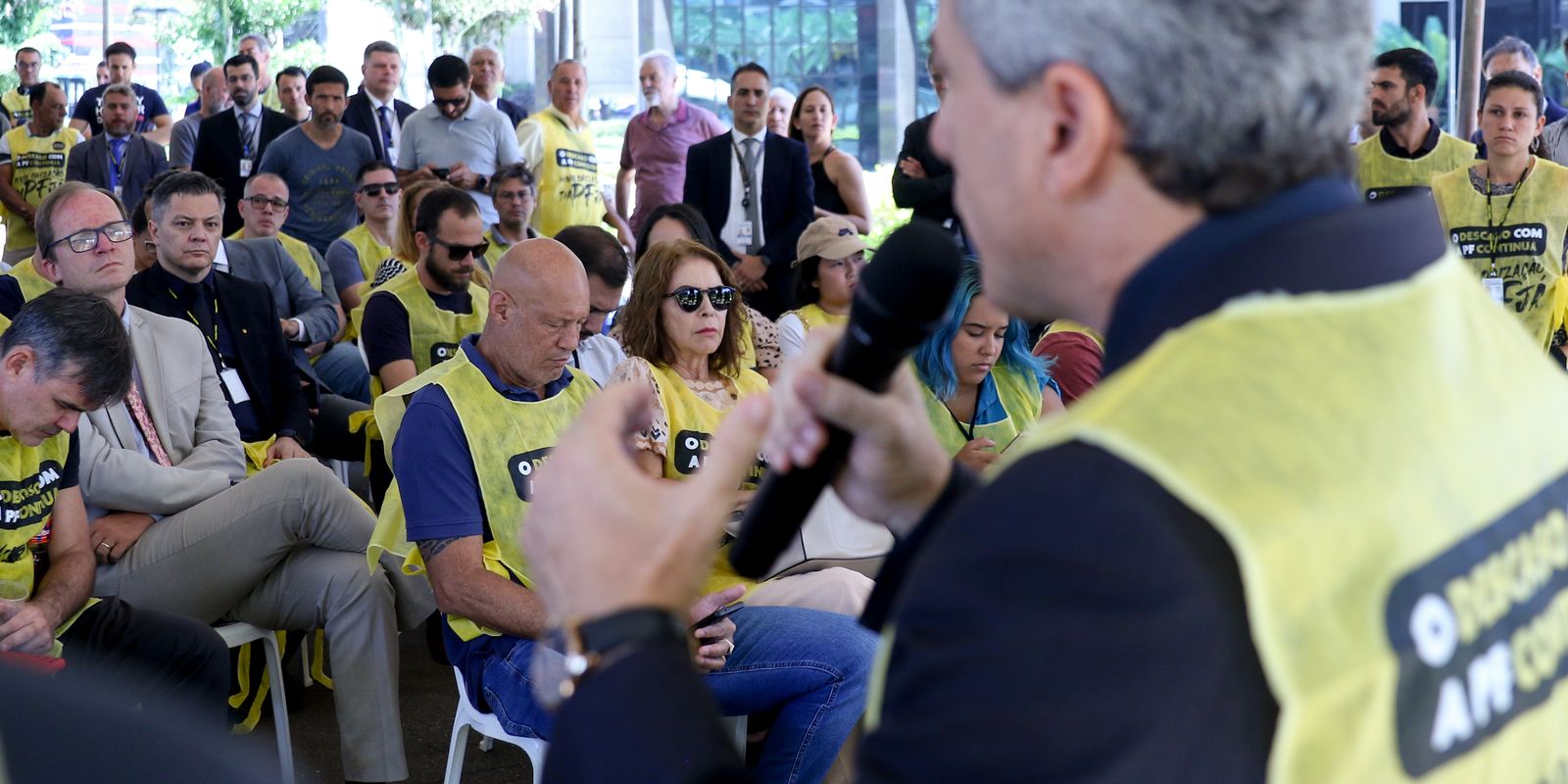 “O descaso com a PF continua, Valorização da PF já.” | Agência Brasil