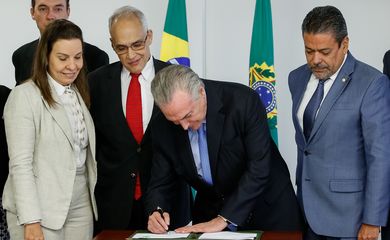 Brasília - Presidente Michel Temer durante assinatura do decreto de transplante e doação de órgãos (Alan Santos/PR)