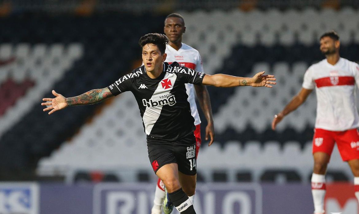 Vasco vence CRB por 3 a 0 na série B