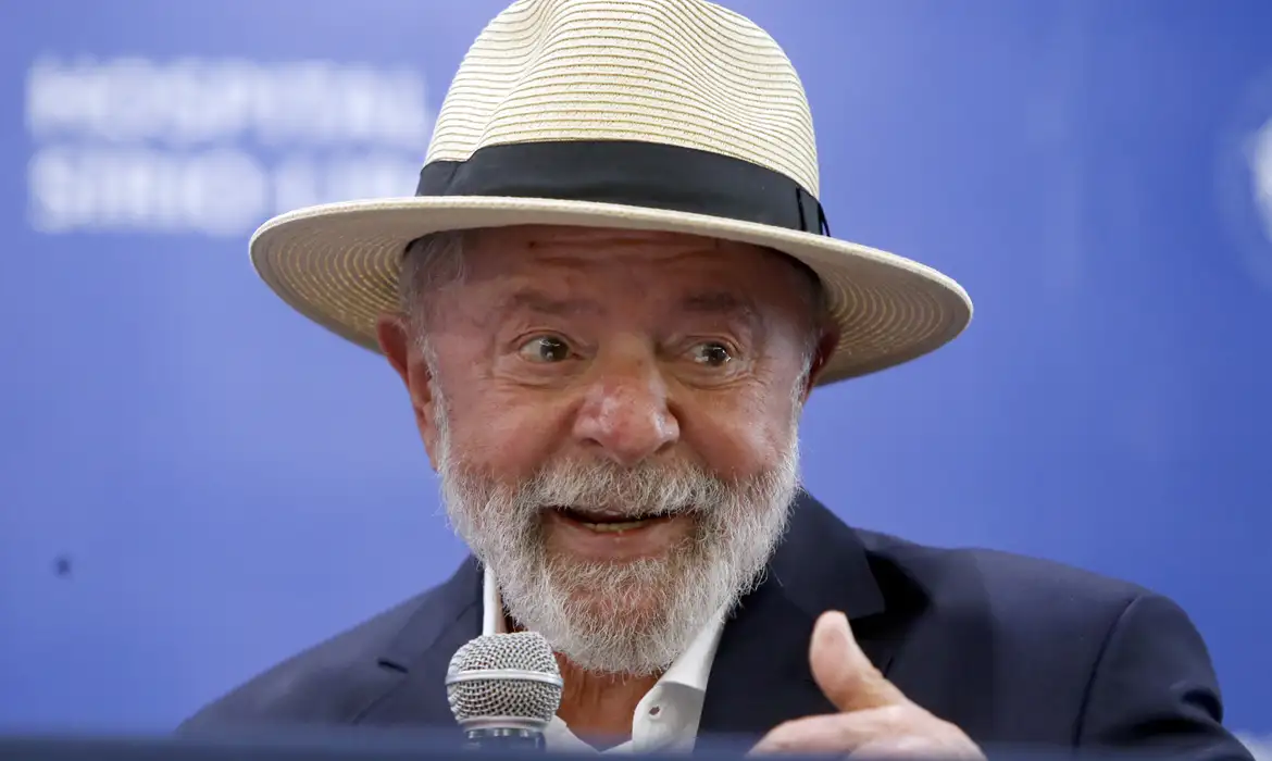 São Paulo (SP), 15/12/2024 - Presidente da República, Luiz Inácio Lula da Silva fala durante entrevista coletiva após cirurgia no hsopital Sírio-Libanês. Foto: Paulo Pinto/Agência Brasil