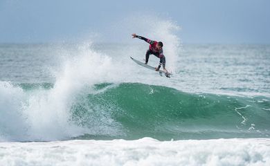 PENICHE, PORTUGAL - OCTOBER 20: Filipe Toledo of Brazil advances to the quarter finals of the 2019 MEO Rip Curl Pro Portugal after winning Heat 3 of Round 4 at Supertubos on October 20, 2019 in Peniche, Portugal. (Photo by Damien Poullenot/WSL via Getty I