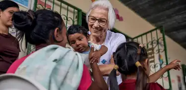 Rosita Milesi, freira realiza trabalho em prol de refugiados