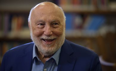 O sociólogo italiano Domenico de Masi, concede entrevista à Agência Brasil