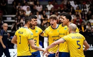 Brasil vence de virada a Alemanha, por 3 sets a 1, último jogo da primeira fase (classificatória) da Liga das Nações de vôlei masculino - em 20/07/2025