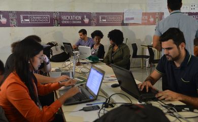  Na segunda maratona hacker, Hackathon na Câmara dos Deputados são apresentados, com o tema Gênero e Cidadania
