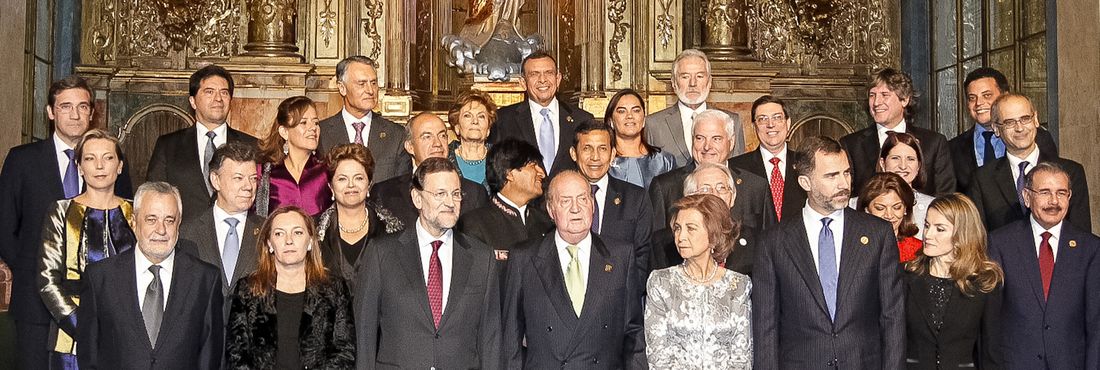 Presidenta Dilma Rousseff posa para fotografia junto com os Chefes de Estado no Oratório de San Felipe Neri, durante realização da Cúpula Ibero-Americana