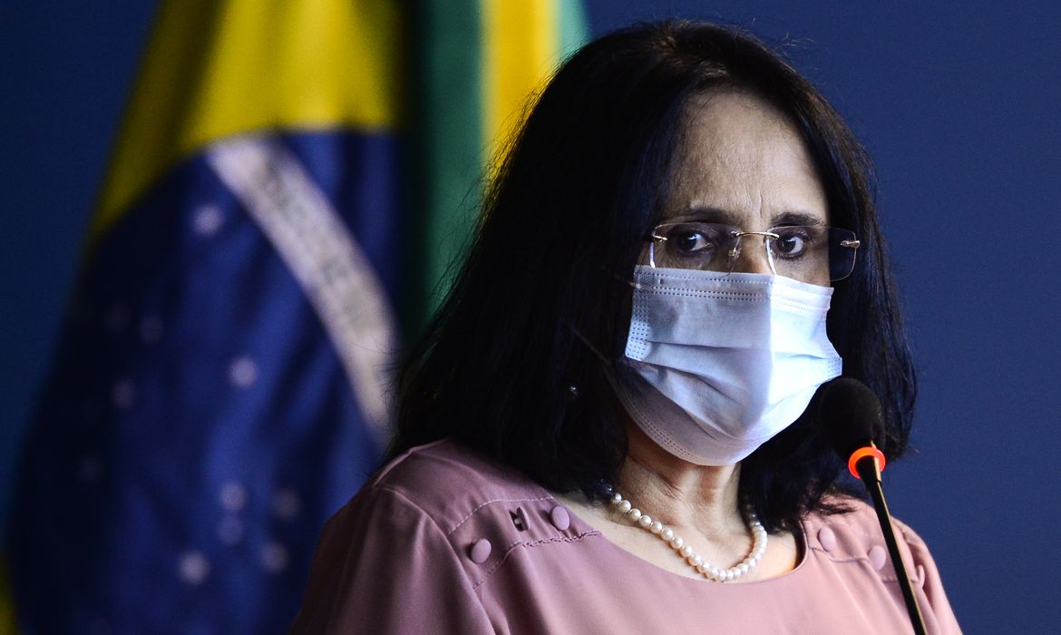 A ministra da Mulher, Família e Direitos Humanos, Damares Alves, durante o lançamento da Campanha Nacional de Coleta de DNA de Familiares de Pessoas Desaparecidas.