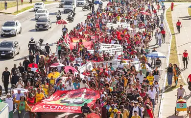 Brasília (DF) 16/05/2024 - O 2º Aquilombar com o tema Ancestralizando o Futuro, o maior evento quilombola do país reuniu comunidades de todas as regiões e biomas do Brasil. Caravanas de diferentes estados participam do evento, organizado pela Coordenação Nacional de Articulação de Comunidades Negras Rurais Quilombolas (CONAQ). 
Foto: Joédson Alves/Agência Brasil