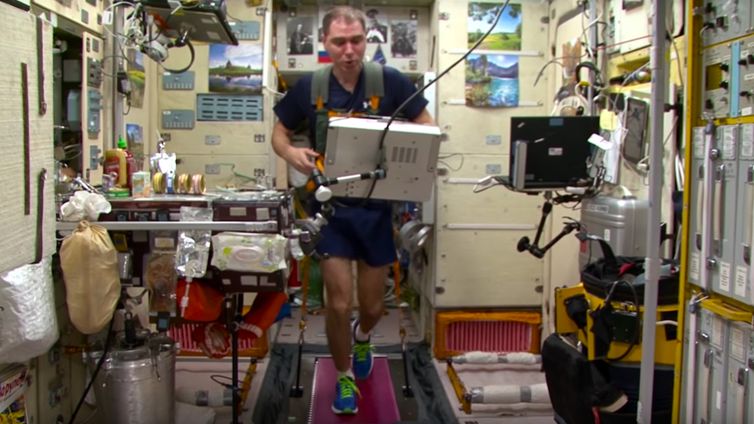 Diário de um Cosmonauta mostra rotina de exercícios durante missão espacial