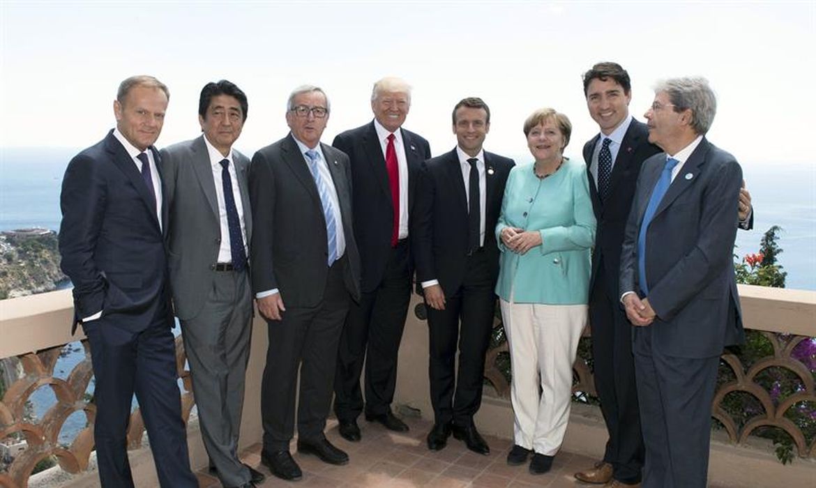 Líderes do G7 (Estados Unidos, Alemanha, Canadá, França, Itália, Japão e Reino Unido) em Taormina, Itália