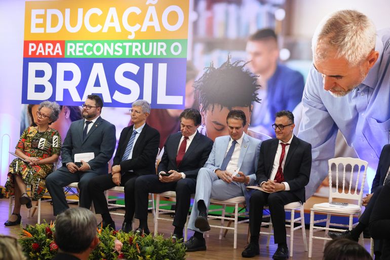 Camilo Santana Dá Posse A Novos Reitores De Universidades Federais ...