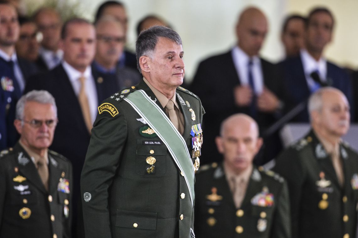 O Presidente Jair Bolsonaro participa da  solenidade de passagem de Comando do Exército do general Eduardo Dias da Costa Villas Bôas ao general Edson Leal Pujol.
