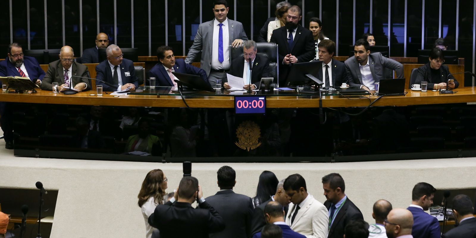 Em semana da segurança, Câmara aprova novo tipo de prisão em flagrante Em semana da segurança, Câmara aprova novo tipo de prisão em flagrante