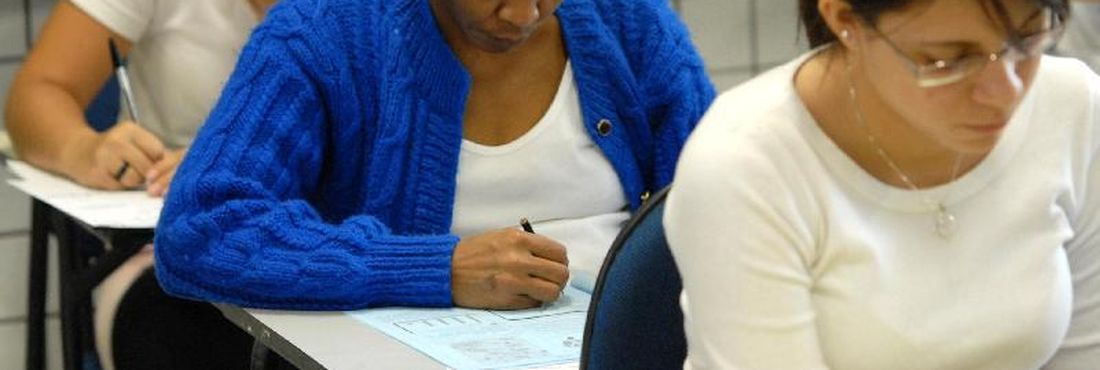Alunos em universidade Lei de Cotas sociais e raciais é publicada no D.O.U
