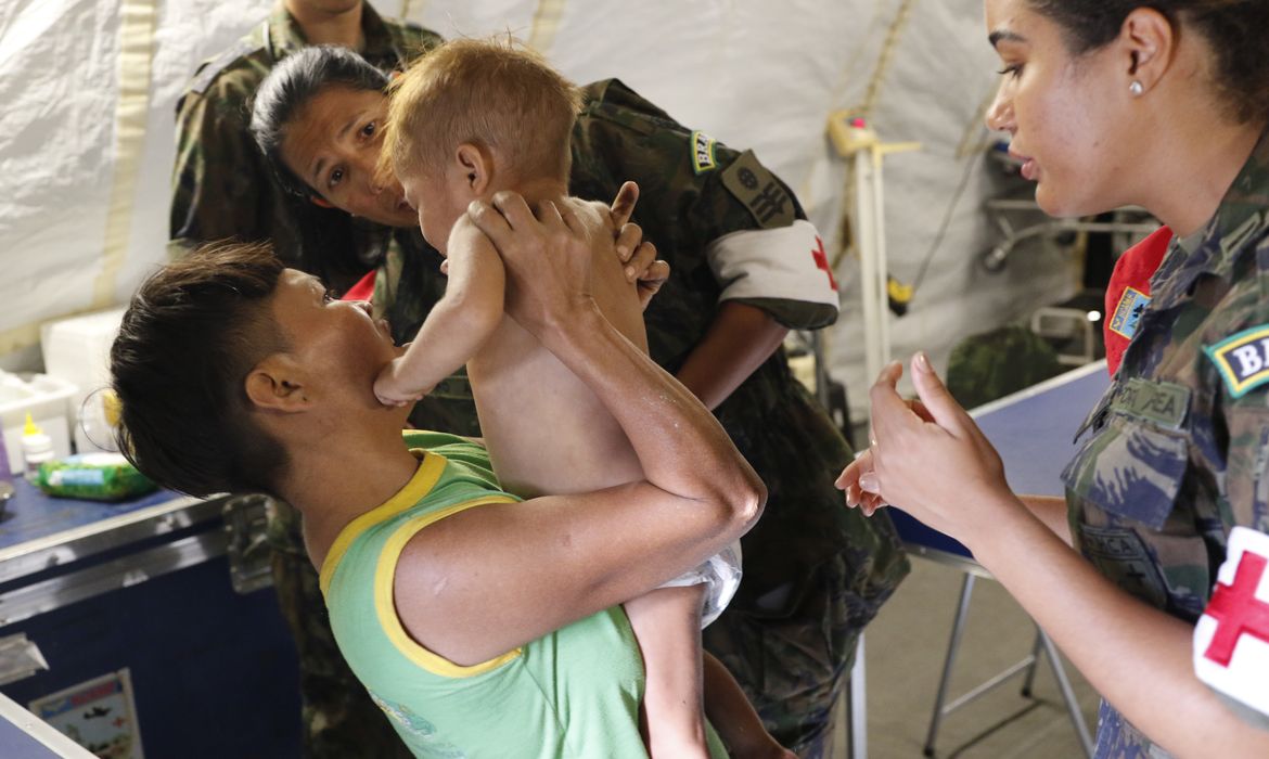 Atendimento aos indígenas Yanomami trazidos ao Hospital de Campanha da Força Aérea Brasileira, instalado na na Casa de Saúde do Índio, em Boa Vista.