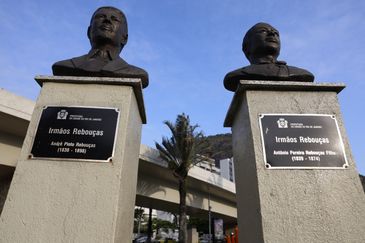 Rio de Janeiro (RJ) 10/17/2024 – Engineer André Rebouças is inscribed in the Book of Heroes of the Fatherland. Bust of the brothers André and Antônio Rebouças, in Praça José Mariano Filho, in Lagoa, sculpted by Edgar Duvivier. Photo: Fernando Frazão/Agência Brasil